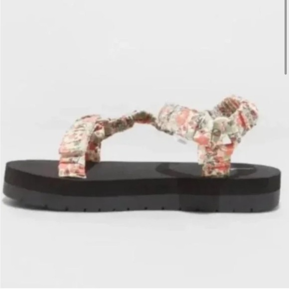 Universal Thread Floral Sandal size 8 - Picture 2 of 6